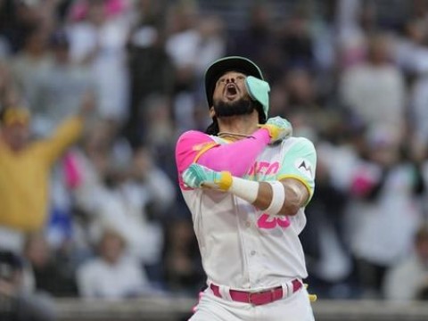Tatis pega 2 jonrones y produce 3; Padres ganan a Dodgers
