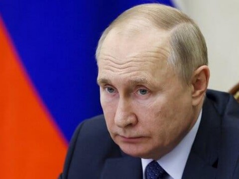 Putin afirma que Ucrania se sentar&aacute; a negociar "tarde o temprano"