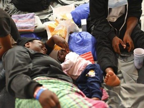 Francia y Alemania presionan a Italia para que reciban migrantes