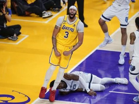 Lakers trituran a Grizzlies y los eliminan