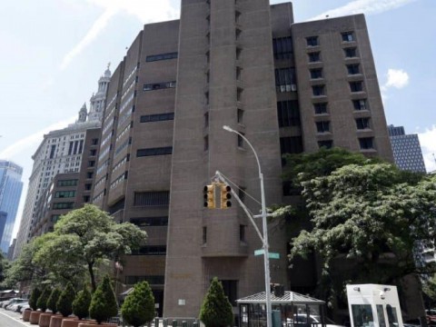 Nueva York propone albergar a migrantes en prisi&oacute;n cerrada tras suicidio de Jeffrey Epstein