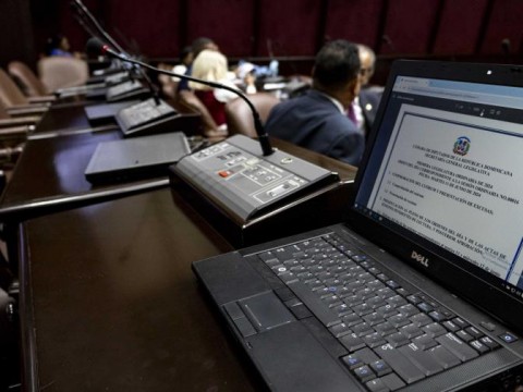 El PRM afianza su poder&iacute;o en el Congreso controlando las comisiones clave