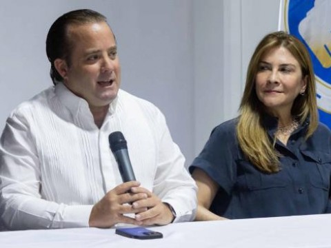Paliza y Carolina desligan al PRM de las declaraciones mis&oacute;ginas del diputado Eugenio Cede&ntilde;o