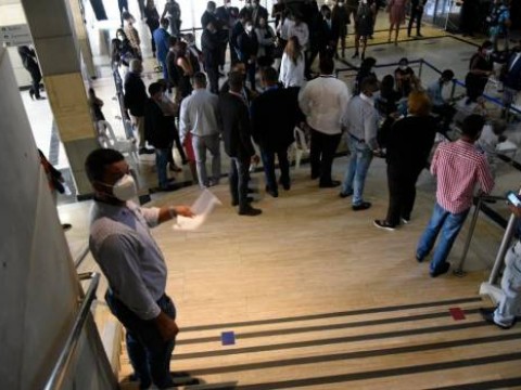 Fiscales y agentes penitenciarios se aglomeran en la rendici&oacute;n de cuentas del procurador