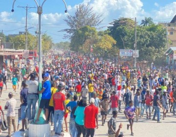 Contin&uacute;an en Hait&iacute; las protestas que exigen la salida de Ariel Henry