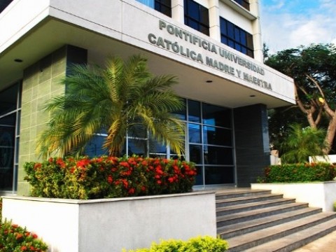 PUCMM Suspende docencia por COVID-19