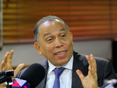 Radham&eacute;s Jim&eacute;nez cuestiona modificaci&oacute;n de ley para beneficiar a Wellington Arnaud