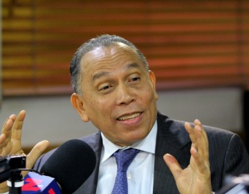 Radham&eacute;s Jim&eacute;nez cuestiona modificaci&oacute;n de ley para beneficiar a Wellington Arnaud