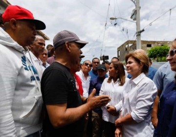 Raquel Pe&ntilde;a activa plan para reconstruir viviendas afectadas por inundaciones en SFM
