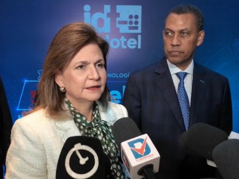 Raquel Pe&ntilde;a destaca la importancia de un consenso pol&iacute;tico ante la crisis migratoria haitiana