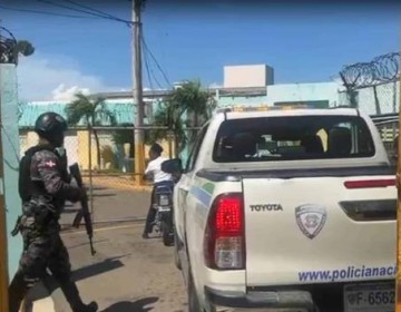 Reclusos de c&aacute;rcel de Mao secuestran por espacio de 30 minutos a un agente penitenciario