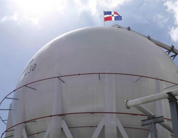 La Refidomsa inaugura cuatro nuevas esferas de 280,000 barriles de GLP