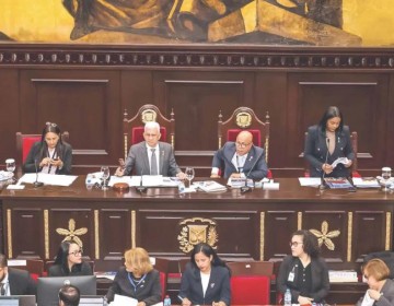 Aprueban reforma constitucional que unifica los comicios y reduce los diputados