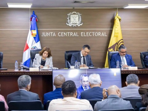 La JCE proh&iacute;be publicar encuestas para evitar promoci&oacute;n electoral anticipada