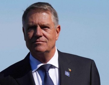 Renuncia el presidente de Rumania previo a las elecciones de mayo