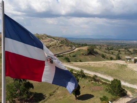 RD ya ha construido 23 km de verja en la frontera con Haití