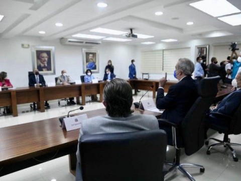 Abinader y miembros del CP del PLD acuerdan reuniones para tratar temas afectan al pa&iacute;s