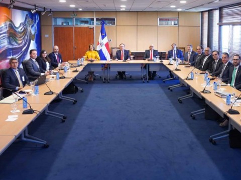 Gobernador del Banco Central recibe a misi&oacute;n del Fondo Monetario Internacional