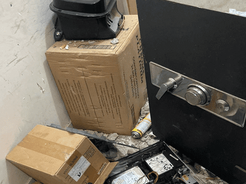 Ladrones roban $3 millones en surtidora L&oacute;pez Cruz