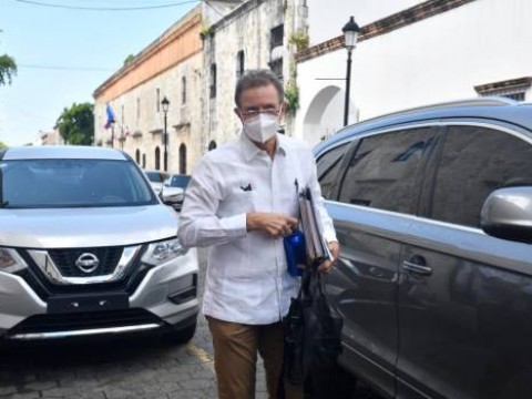 &ldquo;La vida te da sorpresas... ay ombe&rdquo; el comentario del canciller a Jean Alain Rodr&iacute;guez
