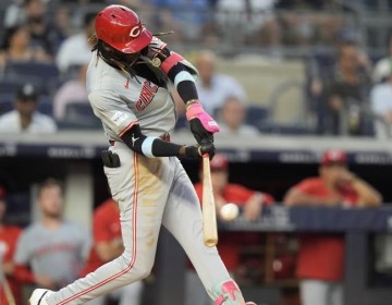 Rojos superan 5-4 a Yankees, con jonr&oacute;n y triple de De la Cruz