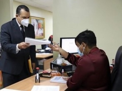 Rom&aacute;n J&aacute;quez se inscribe de manera oficial como candidato a presidir JCE
