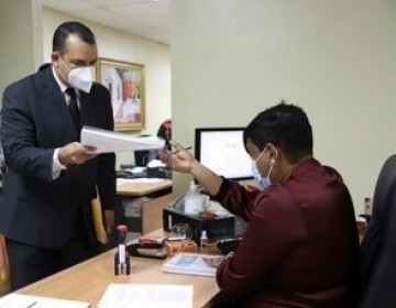Rom&aacute;n J&aacute;quez se inscribe de manera oficial como candidato a presidir JCE