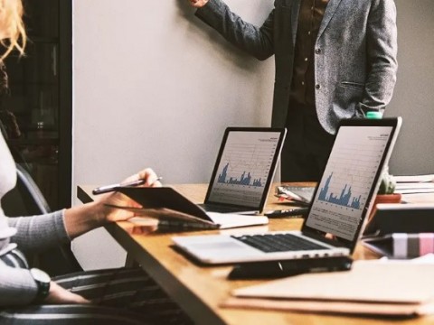 El 52% de las empresas criollas tiene un plan de salario emocional