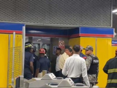 Cinco personas fueron rescatadas en un ascensor del Metro de Santo Domingo