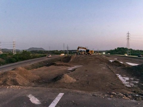 Trabajan en tramo que se destruy&oacute; de la Circunvalaci&oacute;n de Ban&iacute;