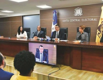 El Senado elige comisi&oacute;n que escoger&aacute; a los miembros de la JCE