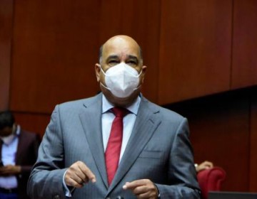 Bautista Rojas dice es inconstitucional obligar a la población a vacunarse