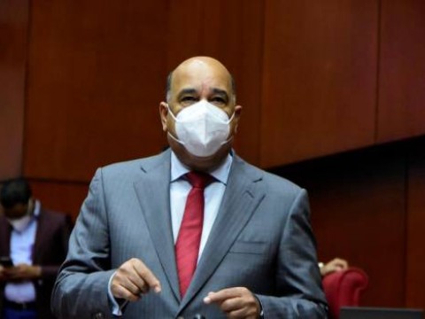 Bautista Rojas dice es inconstitucional obligar a la población a vacunarse
