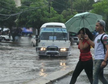 Vaguada y onda tropical provocar&aacute;n aguaceros y posibles granizadas este viernes