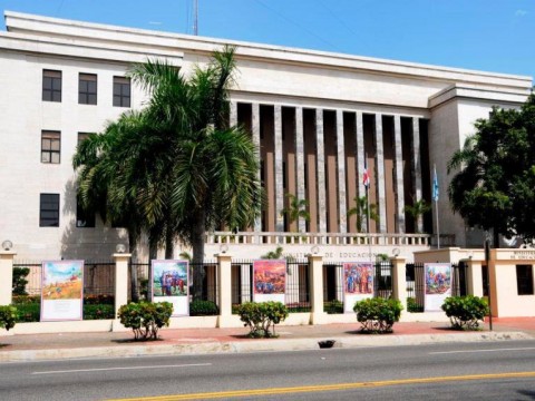 M&aacute;s aulas y formaci&oacute;n de docentes, prioridades del Ministerio de Educaci&oacute;n en 2023