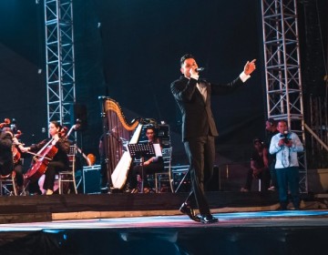 Shadow Blow le canta a la patria en el concierto &laquo;Sinfon&iacute;a por la Patria&raquo; en la Plaza de la Bandera