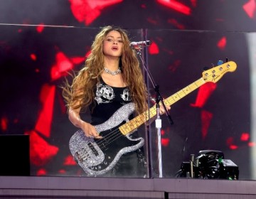 La Superestrella mundial SHAKIRA sorprende a sus fans 