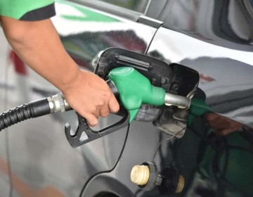 Gobierno dispone que los combustibles sigan congelados