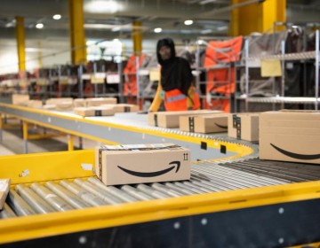 Amazon planea contratar 150 mil empleados en Navidad: mira en cu&aacute;les estados