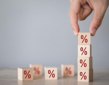 Las tasas de inter&eacute;s siguen senda alcista y se elevan m&aacute;s que en 2021