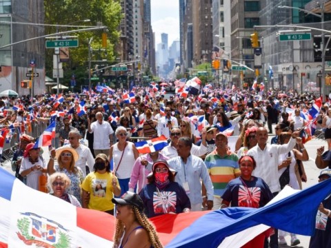 Suben la participaci&oacute;n laboral e ingresos de los dominicanos en EE. UU.