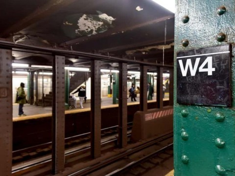Hallan a un hombre muerto en estaci&oacute;n del tren de Nueva York