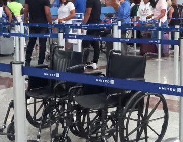 Norman el uso de sillas de ruedas en aeropuerto