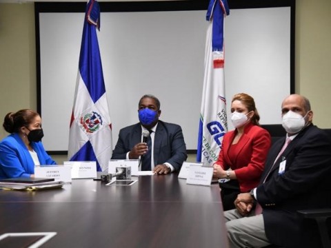 Mas de 101 mil personas reciben "Quédate en Casa" sin estar en rango de pobreza