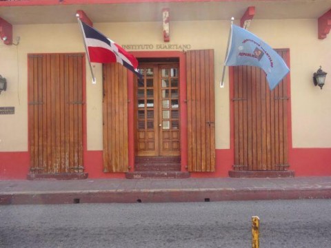 Solicitan prisi&oacute;n preventiva contra hombre que sustrajo 2 anillos hist&oacute;ricos del Instituto Duartiano