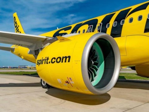 Spirit Airlines se derrumba en bolsa ante posible quiebra