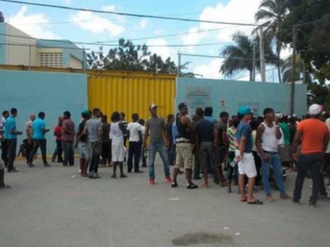 Arrestan encargado de vigilancia de la c&aacute;rcel de San Pedro de Macor&iacute;s tratando de introducir drogas