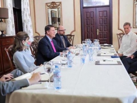 Presidente Abinader se re&uacute;ne con Subsecretario de Estado y embajadora de EE.UU