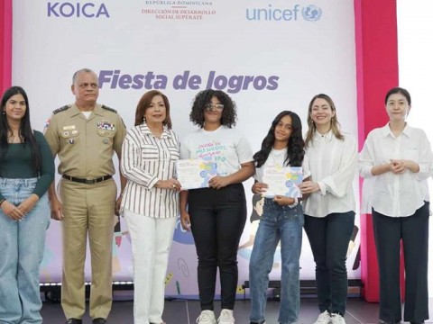 Sup&eacute;rate grad&uacute;a a 1,187 ni&ntilde;as y adolescentes en programa de prevenci&oacute;n de embarazo y uni&oacute;n temprana