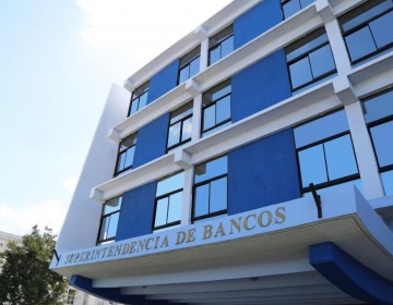 Dominicanos ahorraron m&aacute;s de RD$271 millones en entidades financieras durante el 2021
